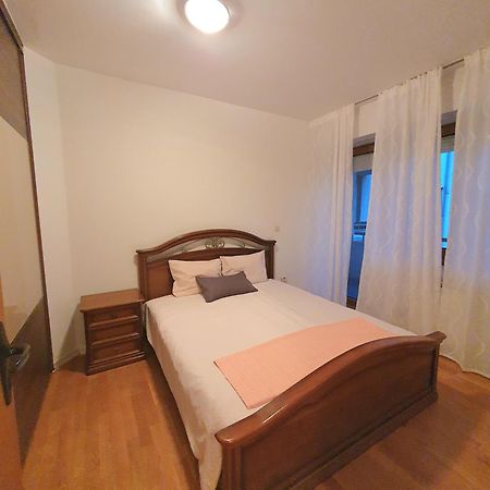 3 Bedroom Home With Parking Garage In The Heart Of Skopje Exteriér fotografie