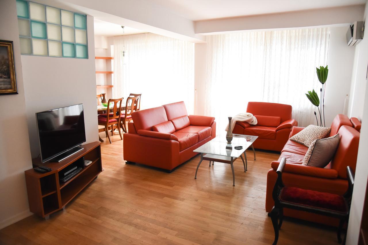 3 Bedroom Home With Parking Garage In The Heart Of Skopje Exteriér fotografie
